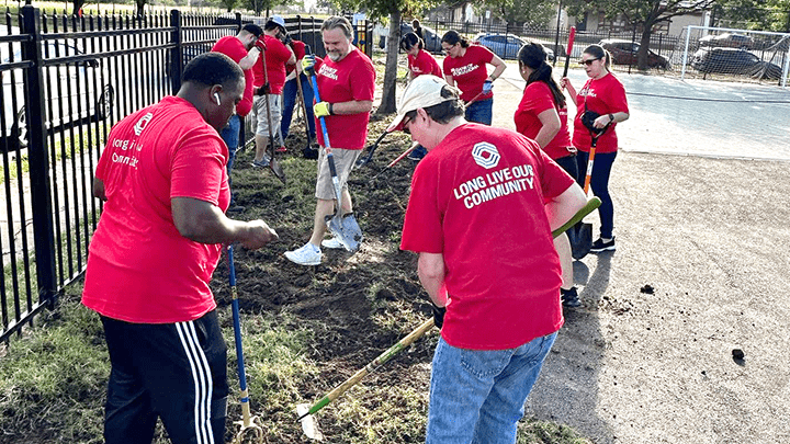 Bank of Oklahoma volunteers landscaping.